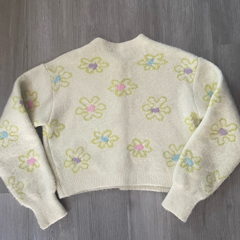 NWOT ZARA Floral Embroidered Button Down Cropped Sweater Cardigan size Medium - Picture 7 of 8